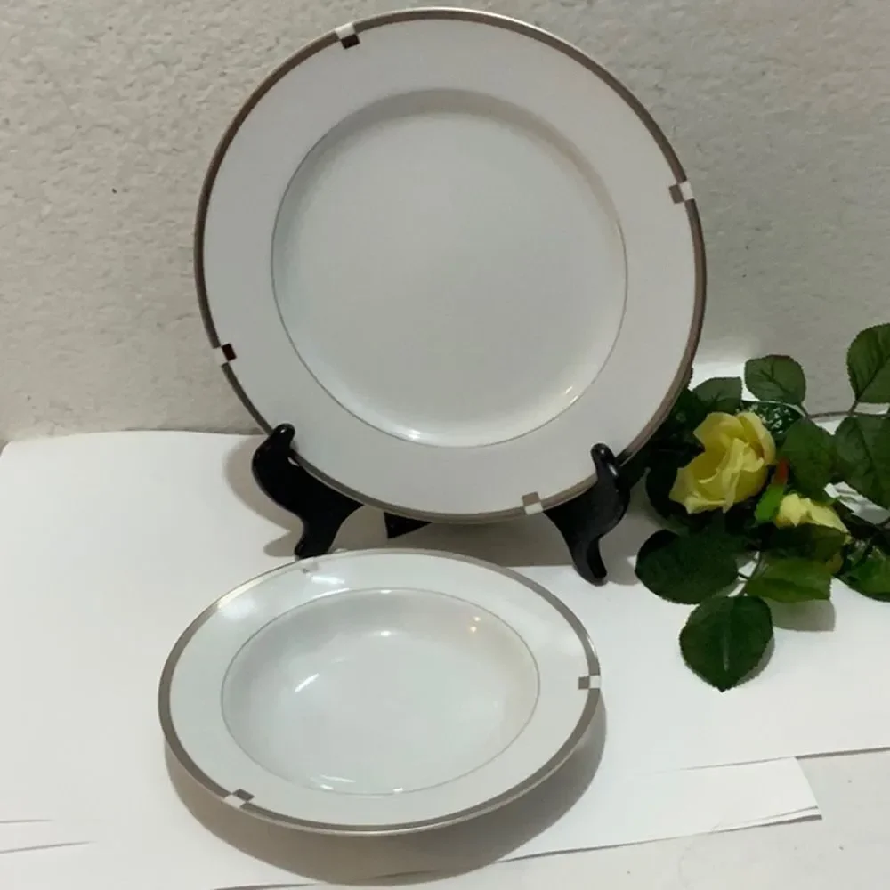 Mikasa set plates